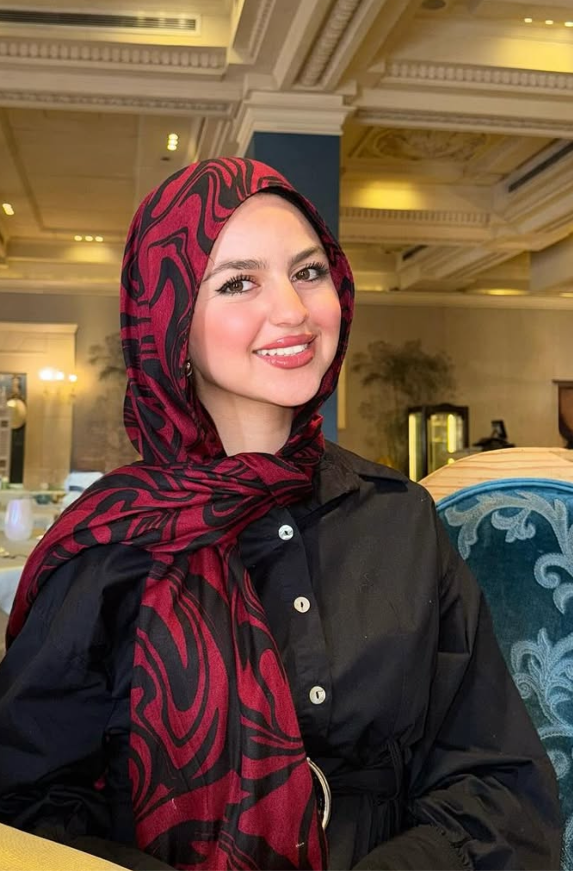 Amwaj burgundy scarf