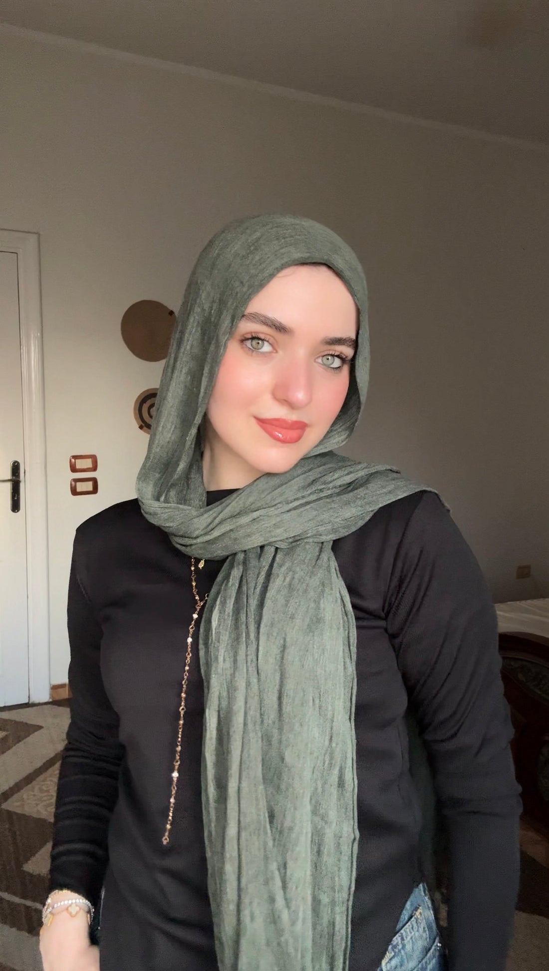 Ruffled scarf ( Dark olive )