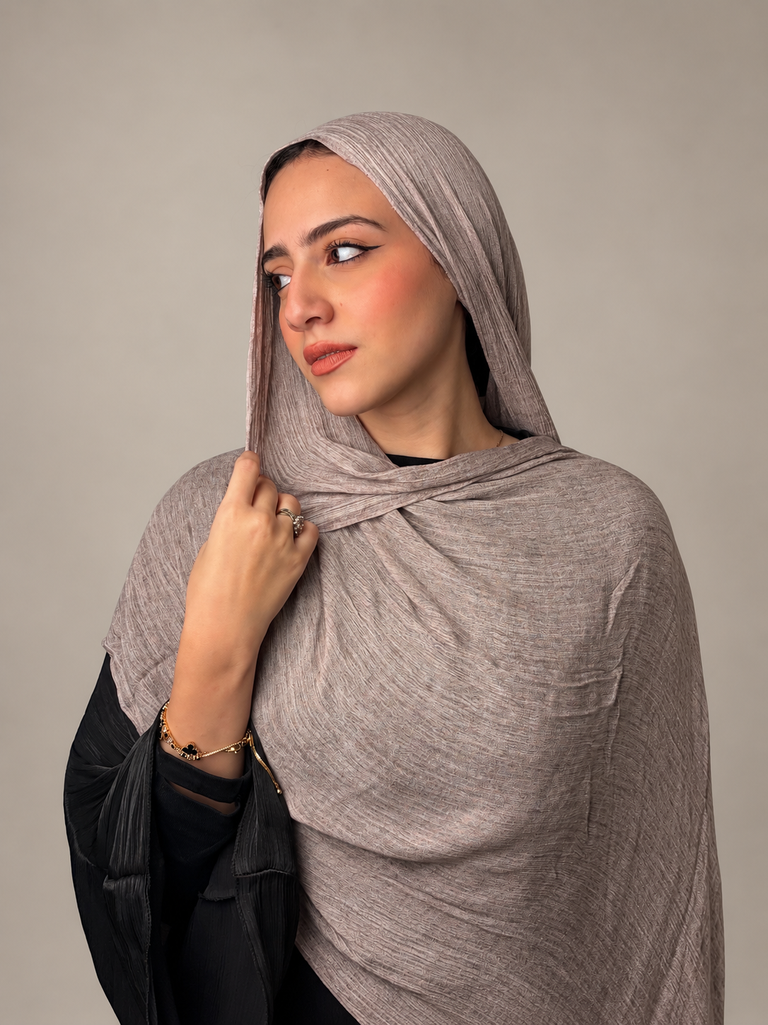 Ruffled scarf - coffee