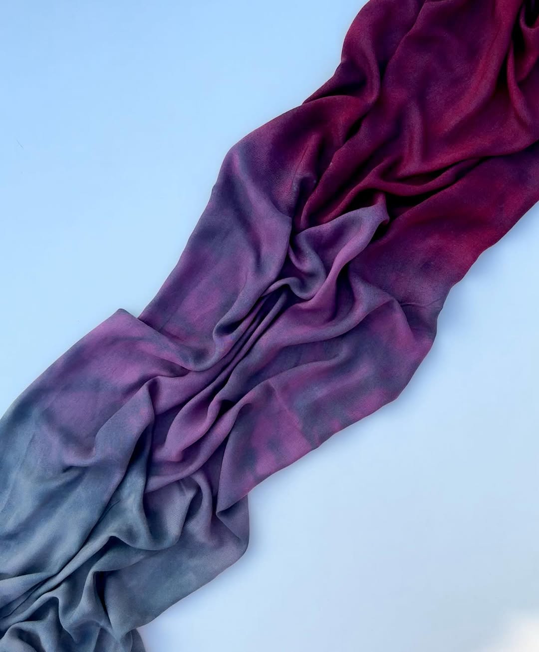 Degradee burgandy & gray