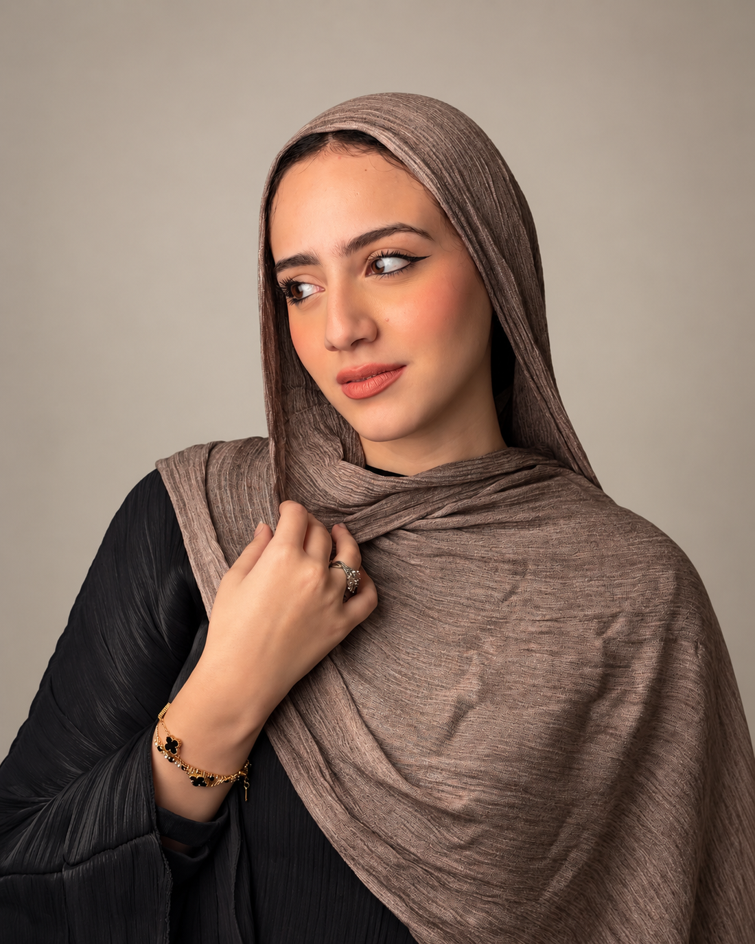 Ruffled scarf - Light brown