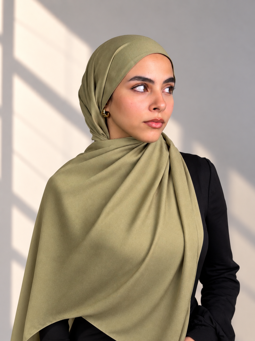 Elegance light olive