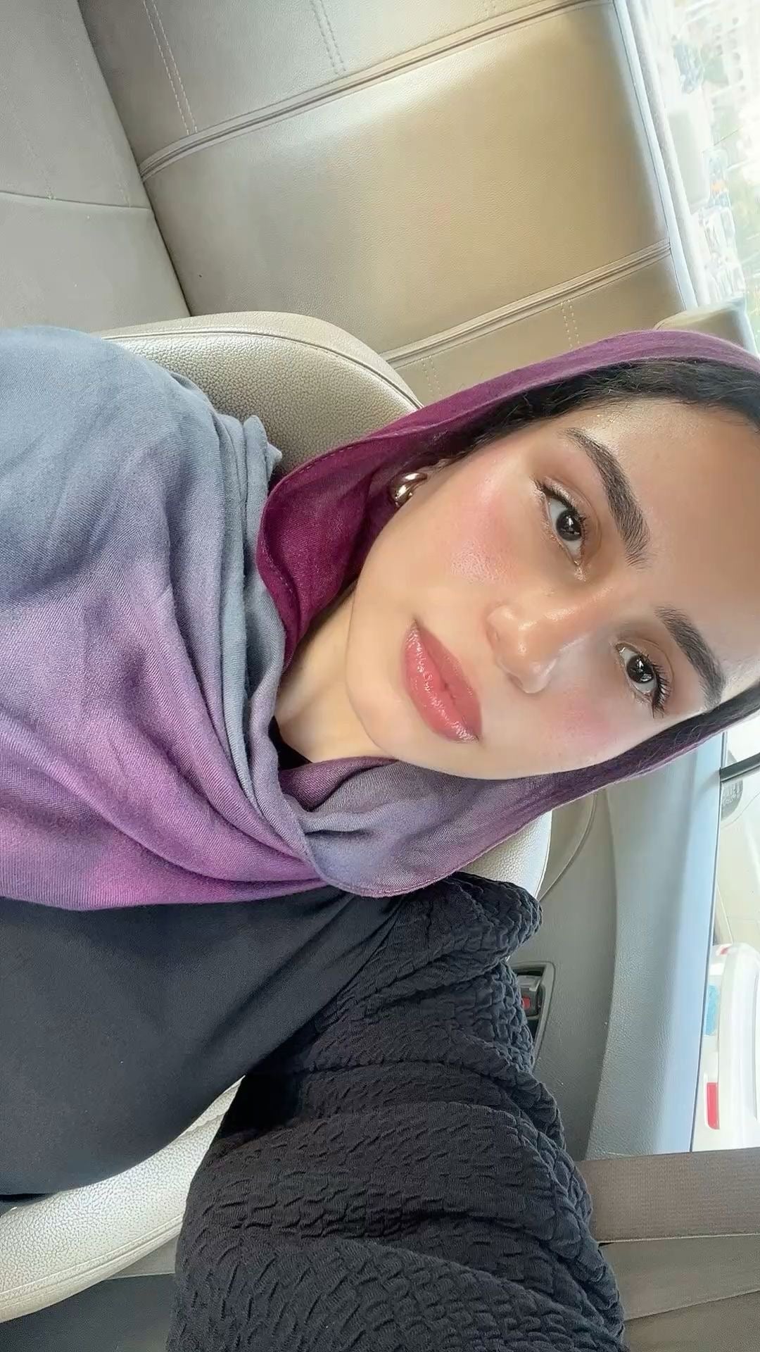 Degradee burgandy &amp; gray