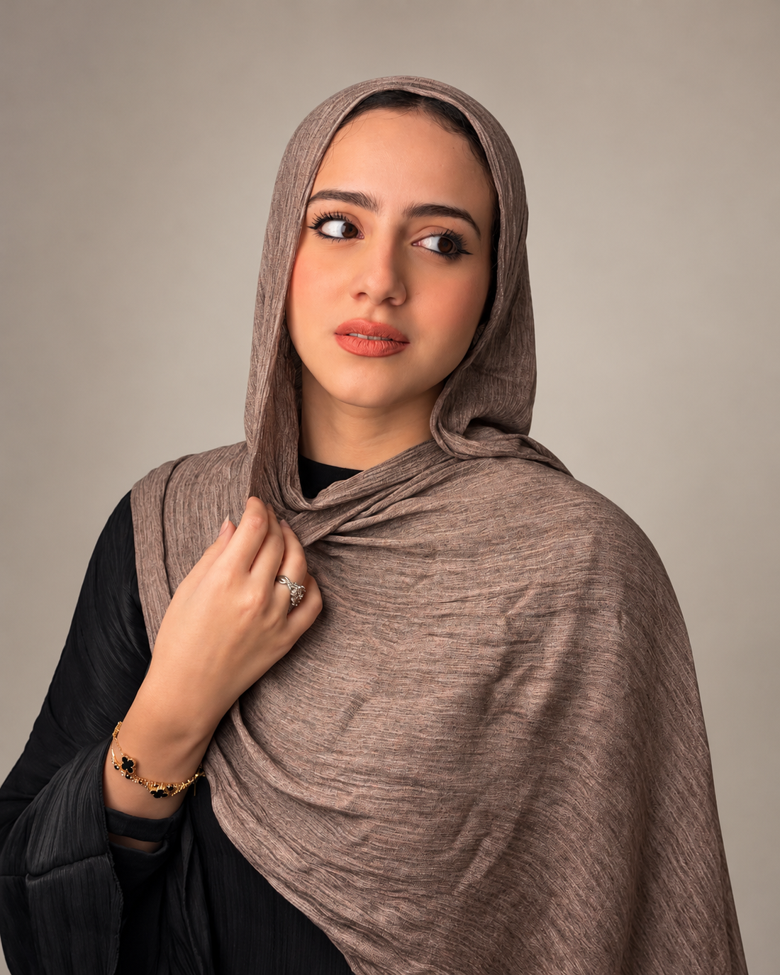Ruffled scarf - Light brown