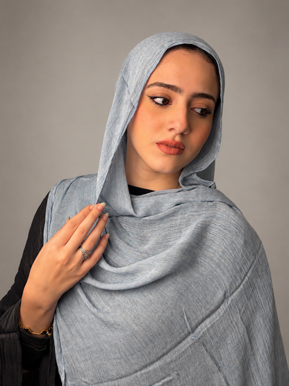 Ruffled scarf - light gray