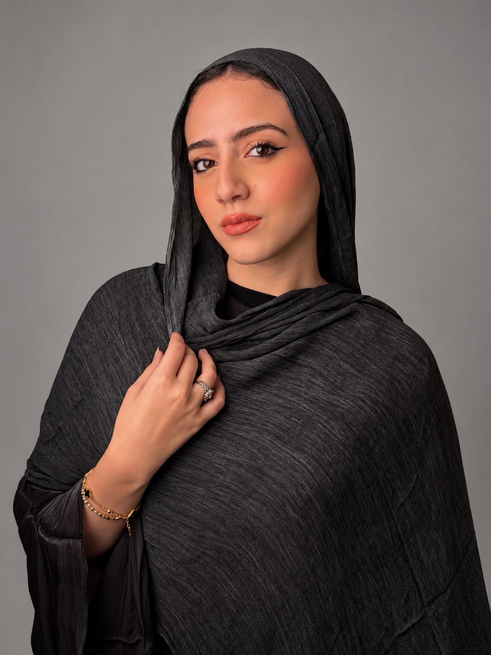 Ruffled scarf - Dark gray