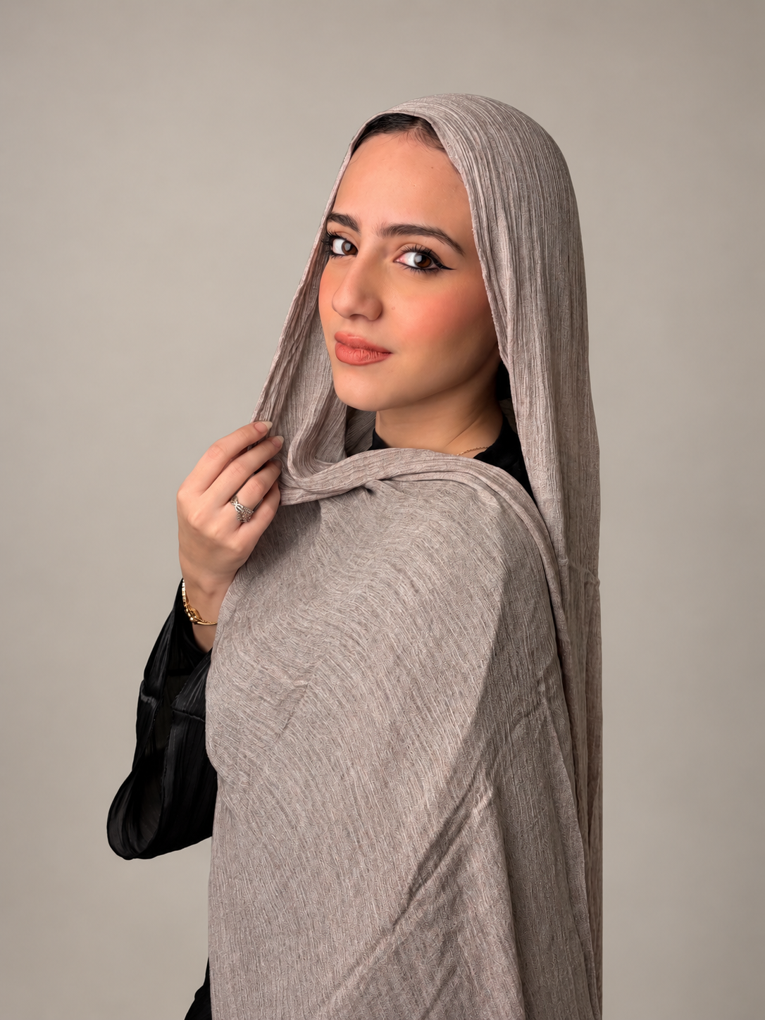 Ruffled scarf - coffee