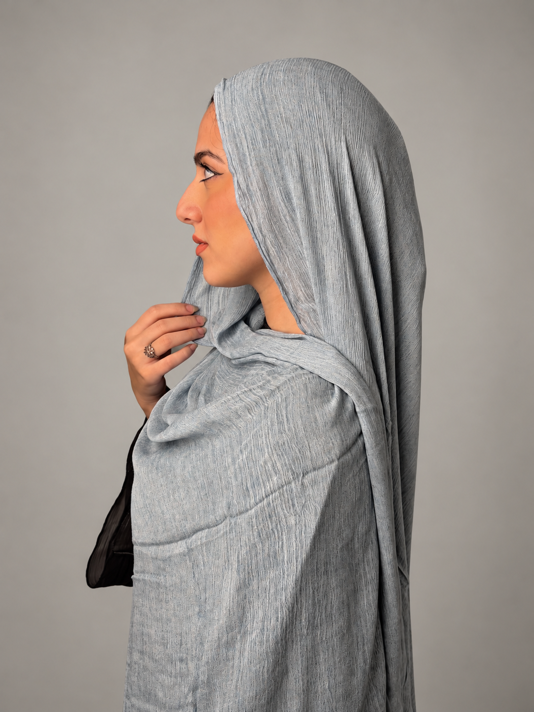 Ruffled scarf - light gray