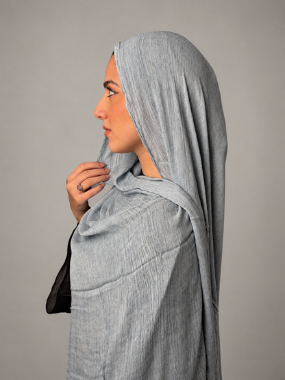 Ruffled scarf - light gray