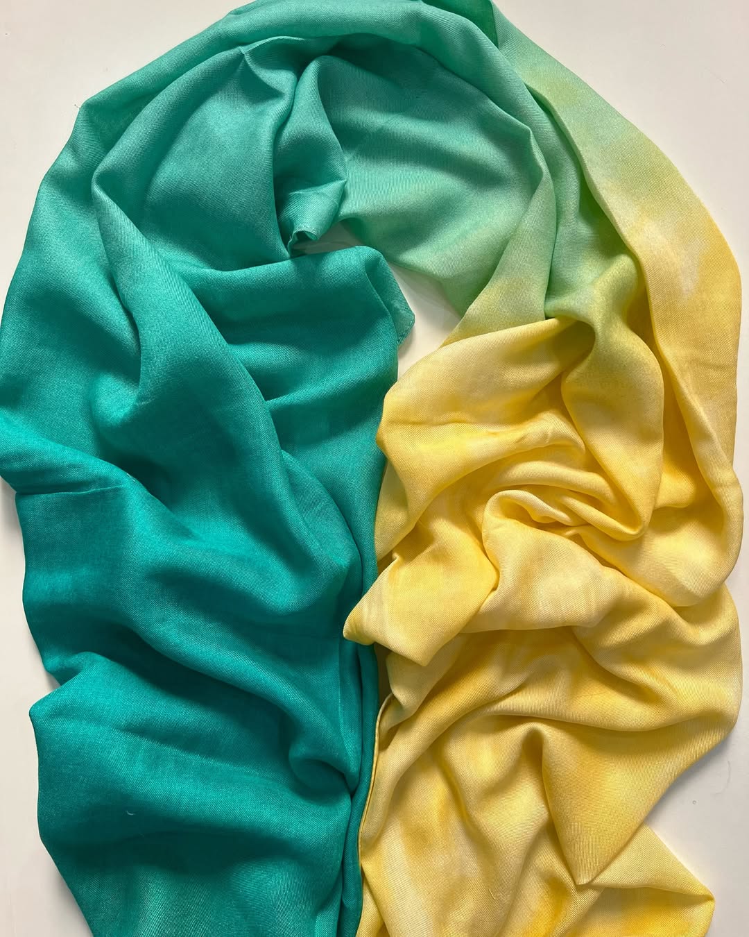 Degradee yellow terqoise