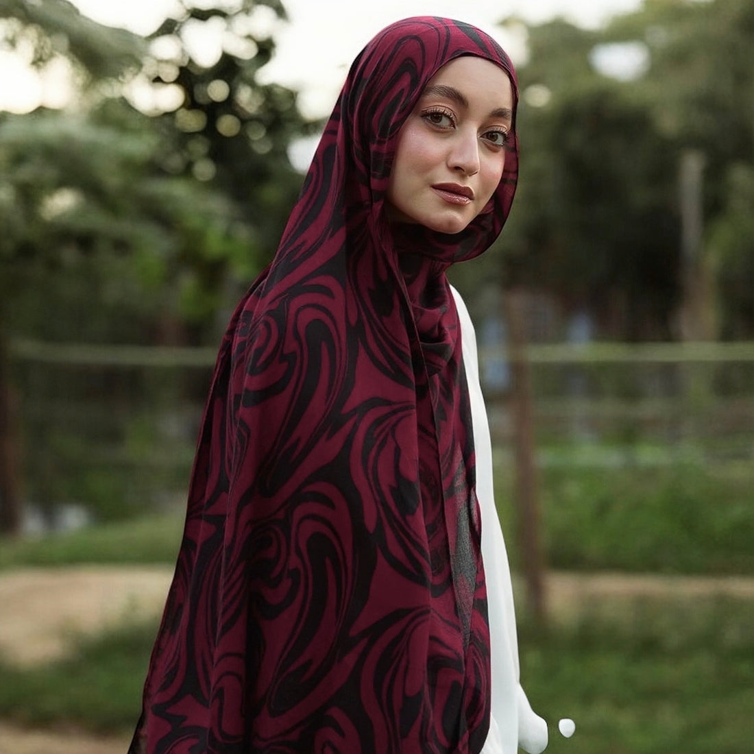 Amwaj burgundy scarf