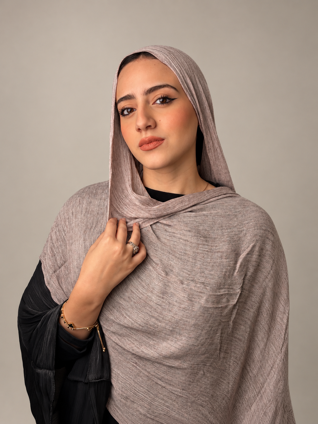 Ruffled scarf - coffee