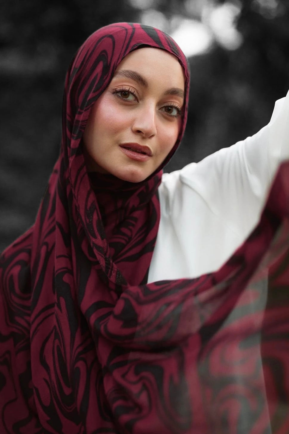 Amwaj burgundy scarf