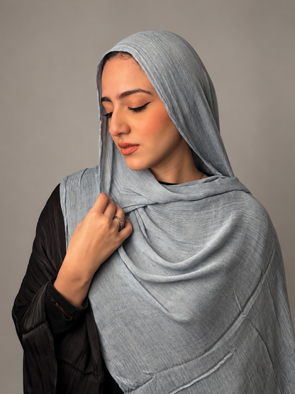 Ruffled scarf - light gray