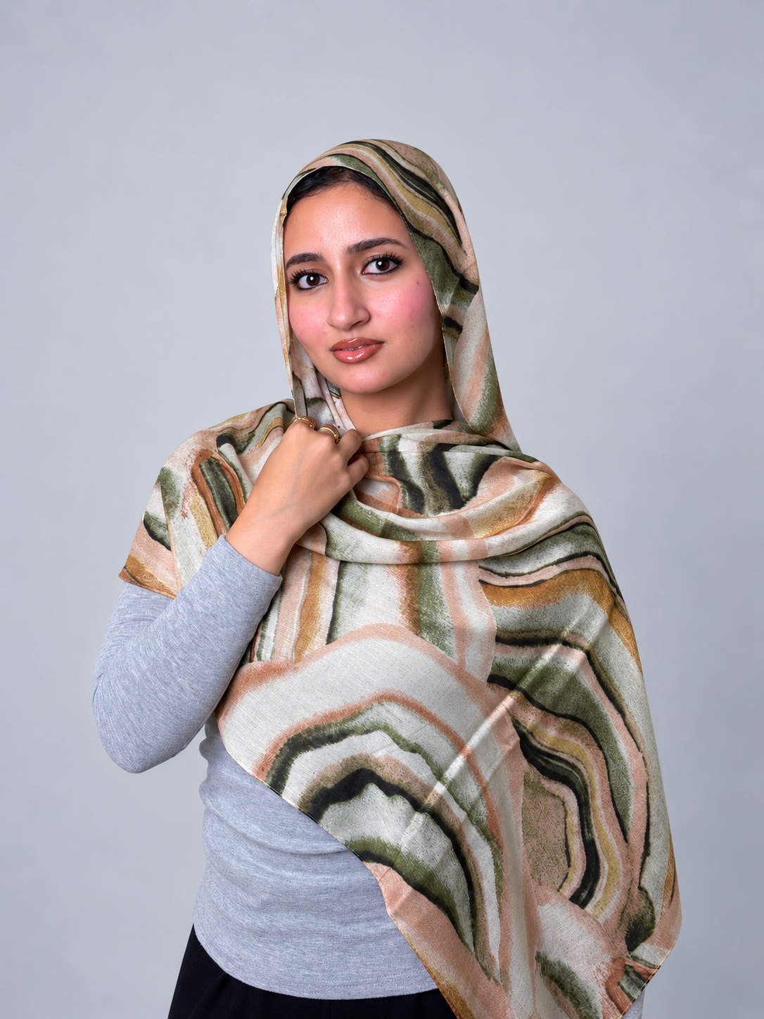 Shlosen scarf